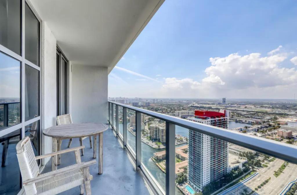 5 Amenities Luxury 3 Bedroom Front Intercostal View Hollywood Eksteriør bilde